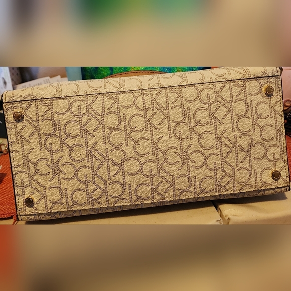 Calvin Klein Bag Purse Satchel Beige Tan Gold Hardware BENIFITS CHARITY - Picture 7 of 16
